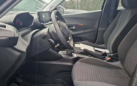 Peugeot 2008 II, 2022 год, 2 218 000 рублей, 5 фотография
