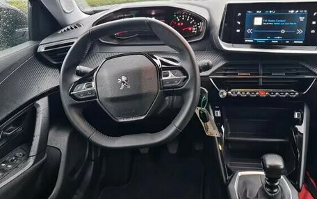 Peugeot 2008 II, 2022 год, 2 218 000 рублей, 6 фотография