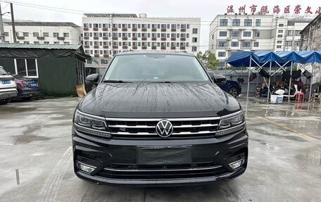Volkswagen Tiguan II, 2021 год, 1 760 333 рублей, 2 фотография