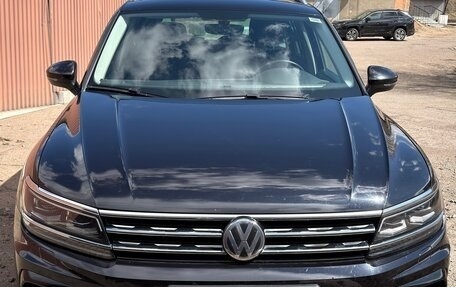 Volkswagen Tiguan II, 2018 год, 3 200 000 рублей, 1 фотография