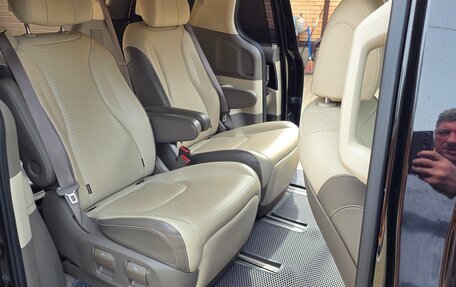 KIA Carnival, 2021 год, 4 300 000 рублей, 22 фотография