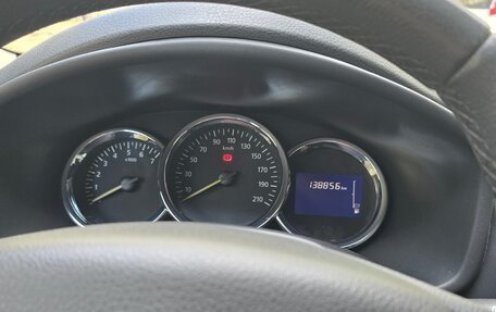 Renault Logan II, 2014 год, 670 000 рублей, 11 фотография