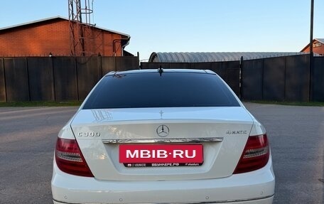 Mercedes-Benz C-Класс, 2011 год, 1 750 000 рублей, 4 фотография