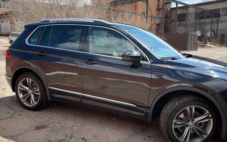 Volkswagen Tiguan II, 2018 год, 3 200 000 рублей, 3 фотография