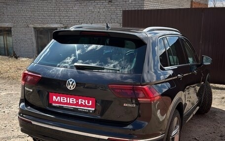 Volkswagen Tiguan II, 2018 год, 3 200 000 рублей, 4 фотография