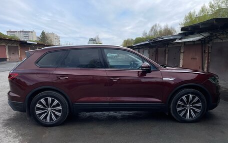 Volkswagen Touareg III, 2018 год, 5 500 000 рублей, 3 фотография