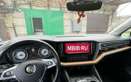 Volkswagen Touareg III, 2018 год, 5 500 000 рублей, 17 фотография