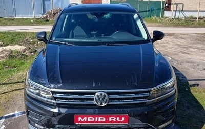 Volkswagen Tiguan II, 2019 год, 2 800 000 рублей, 1 фотография
