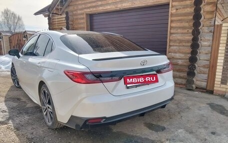 Toyota Camry, 2024 год, 3 870 000 рублей, 2 фотография