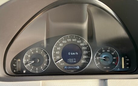 Mercedes-Benz CLK-Класс, 2005 год, 2 200 000 рублей, 23 фотография