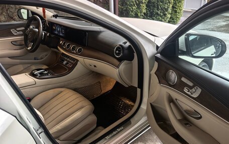 Mercedes-Benz E-Класс, 2017 год, 3 500 000 рублей, 9 фотография