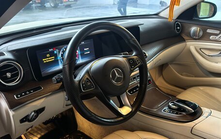 Mercedes-Benz E-Класс, 2017 год, 3 500 000 рублей, 10 фотография