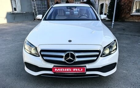 Mercedes-Benz E-Класс, 2017 год, 3 500 000 рублей, 2 фотография
