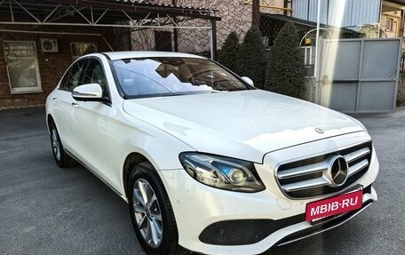 Mercedes-Benz E-Класс, 2017 год, 3 500 000 рублей, 3 фотография