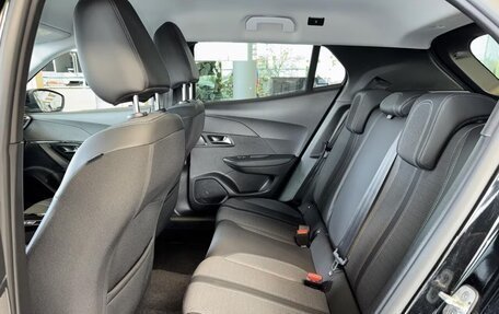 Peugeot 2008 II, 2023 год, 2 417 000 рублей, 8 фотография