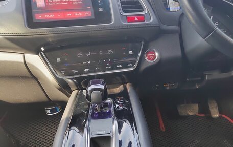 Honda Vezel, 2014 год, 1 400 000 рублей, 24 фотография