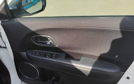 Honda Vezel, 2014 год, 1 400 000 рублей, 33 фотография