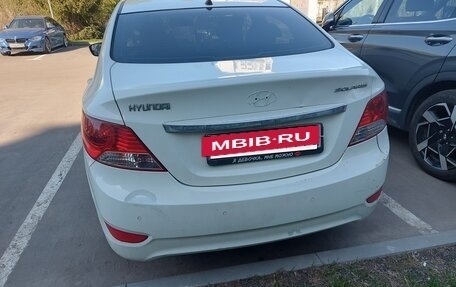 Hyundai Solaris II рестайлинг, 2011 год, 660 000 рублей, 5 фотография
