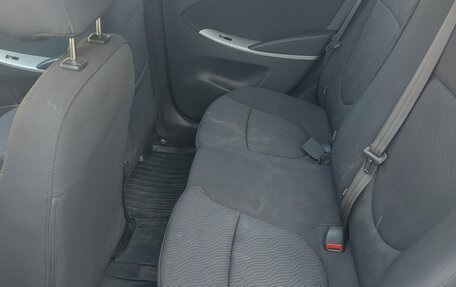 Hyundai Solaris II рестайлинг, 2011 год, 660 000 рублей, 8 фотография