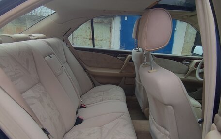 Mercedes-Benz E-Класс, 1998 год, 750 000 рублей, 6 фотография