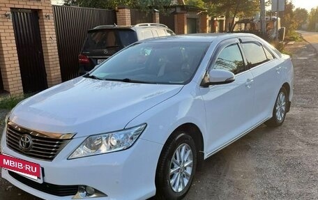 Toyota Camry, 2014 год, 1 850 000 рублей, 4 фотография