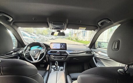 BMW 5 серия, 2018 год, 3 600 000 рублей, 26 фотография