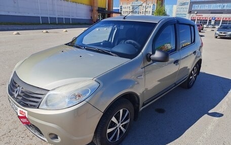 Renault Sandero I, 2012 год, 380 000 рублей, 2 фотография