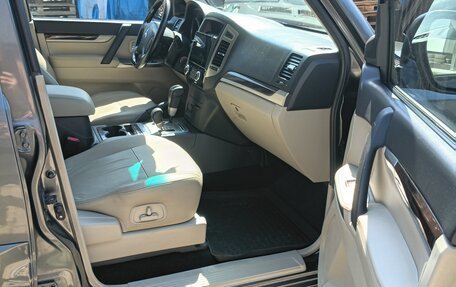 Mitsubishi Pajero IV, 2017 год, 2 999 000 рублей, 25 фотография