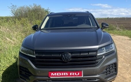 Volkswagen Touareg III, 2020 год, 5 300 000 рублей, 1 фотография