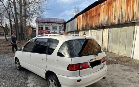 Toyota Ipsum II, 2000 год, 525 000 рублей, 5 фотография
