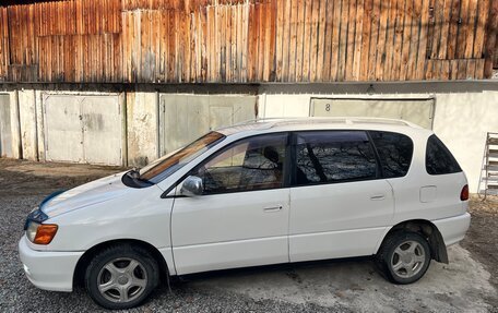 Toyota Ipsum II, 2000 год, 525 000 рублей, 4 фотография