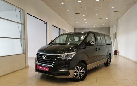 Hyundai H-1 II рестайлинг, 2018 год, 2 375 000 рублей, 1 фотография