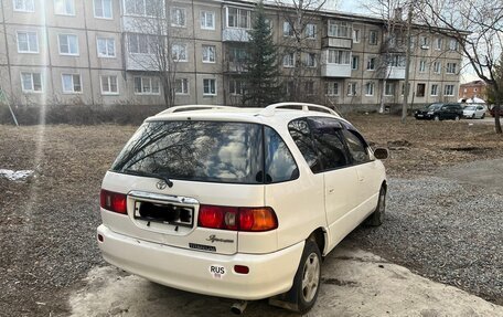 Toyota Ipsum II, 2000 год, 525 000 рублей, 7 фотография