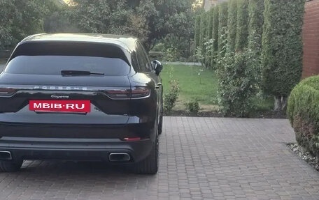 Porsche Cayenne III, 2018 год, 5 900 000 рублей, 2 фотография