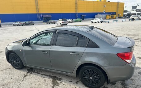 Chevrolet Cruze II, 2010 год, 650 000 рублей, 5 фотография
