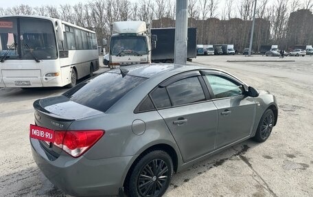 Chevrolet Cruze II, 2010 год, 650 000 рублей, 7 фотография