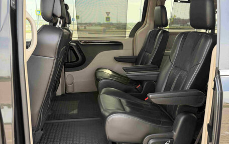 Chrysler Voyager IV, 2014 год, 1 700 000 рублей, 12 фотография