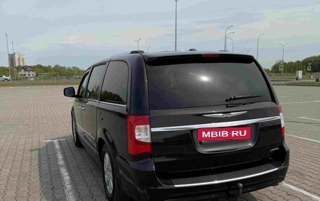 Chrysler Voyager IV, 2014 год, 1 700 000 рублей, 7 фотография