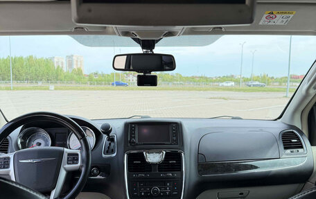 Chrysler Voyager IV, 2014 год, 1 700 000 рублей, 13 фотография