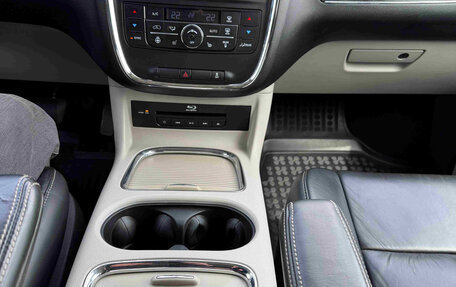 Chrysler Voyager IV, 2014 год, 1 700 000 рублей, 20 фотография