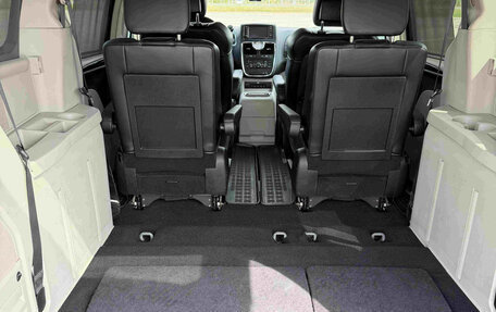 Chrysler Voyager IV, 2014 год, 1 700 000 рублей, 16 фотография