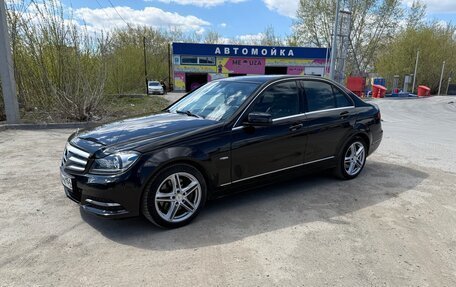 Mercedes-Benz C-Класс, 2011 год, 1 800 000 рублей, 1 фотография