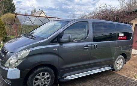 Hyundai H-1 II рестайлинг, 2011 год, 1 160 000 рублей, 1 фотография