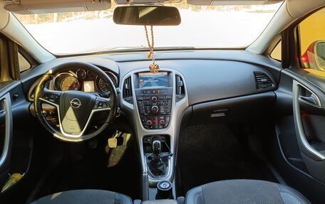 Opel Astra J, 2011 год, 450 000 рублей, 6 фотография