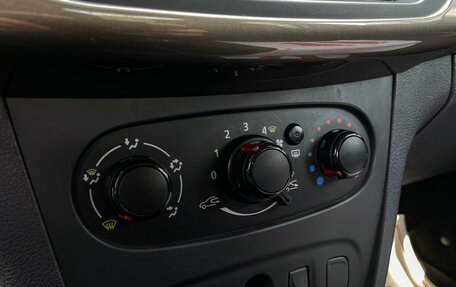 Renault Logan II, 2015 год, 829 000 рублей, 21 фотография