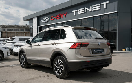 Volkswagen Tiguan II, 2018 год, 2 495 000 рублей, 4 фотография