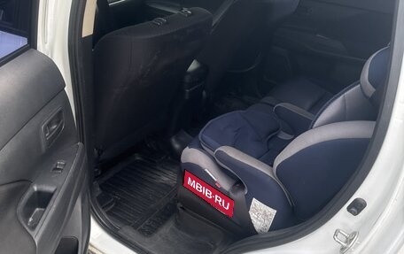 Mitsubishi Outlander III рестайлинг 3, 2014 год, 950 000 рублей, 2 фотография