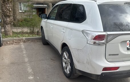 Mitsubishi Outlander III рестайлинг 3, 2014 год, 950 000 рублей, 5 фотография