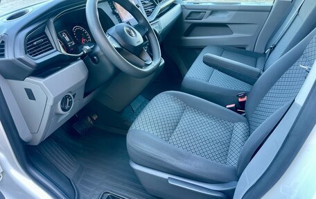 Volkswagen Caravelle T6 рестайлинг, 2019 год, 3 250 000 рублей, 8 фотография