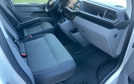 Volkswagen Caravelle T6 рестайлинг, 2019 год, 3 250 000 рублей, 10 фотография